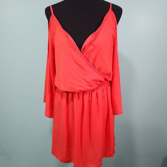 Sans Souci Coral Colored Cold Shoulder Dress Large
Lot K - Picture 1 of 6